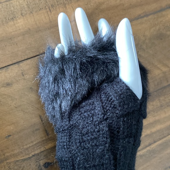 unbranded Accessories - Fingerless Arm Wrist Warmer Winter Gloves Knitted Faux Fur Women Teen Black New